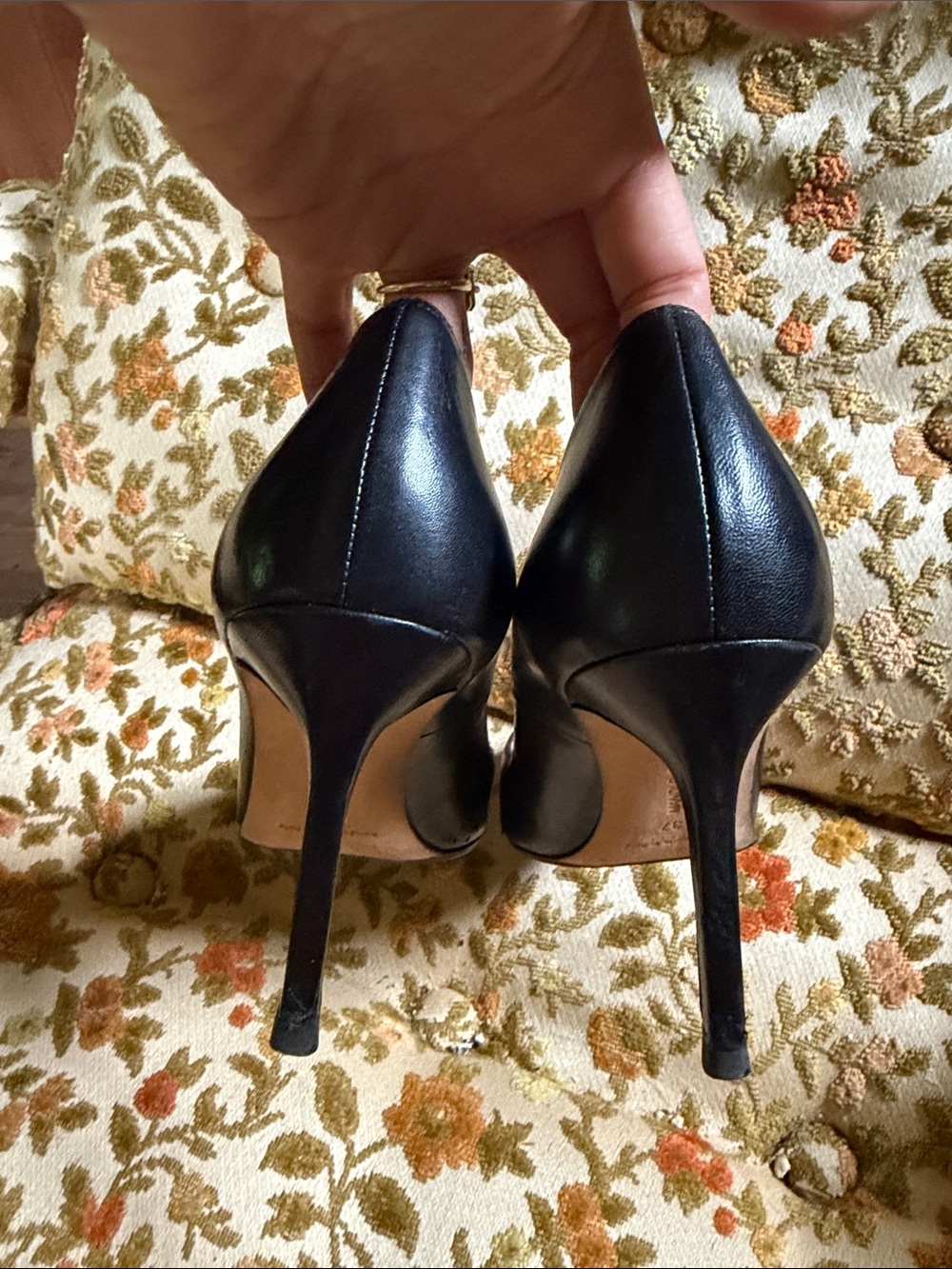 Manolo Blahnik BB Black leather Stiletto Pumps - Picture 5 of 6